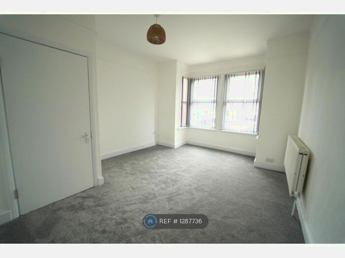 2 Bedroom Flat To Rent In Lynton Avenue, Ealing London W13