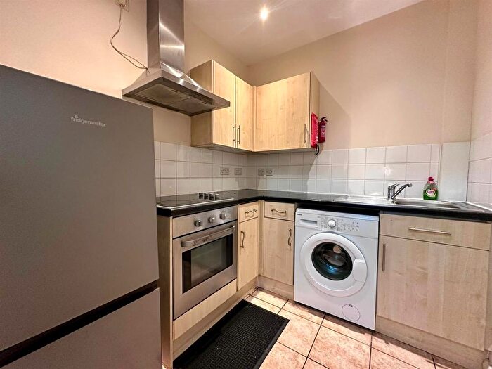 2 Bedroom Flat To Rent In Bostall Hill, London, SE2
