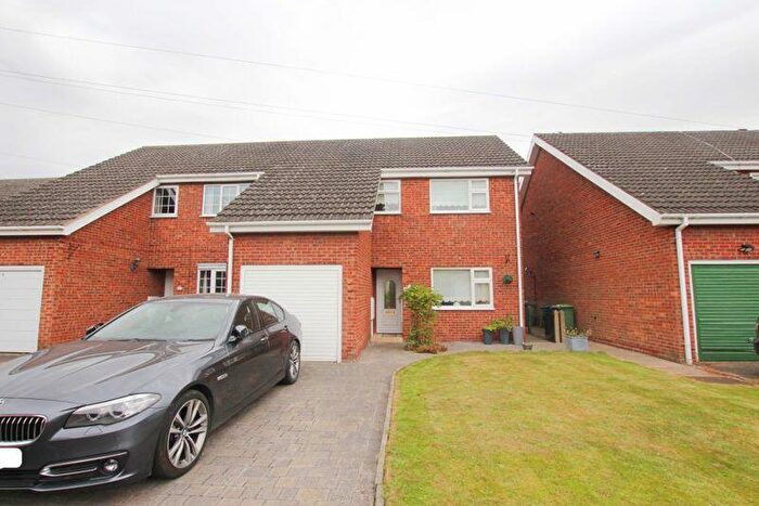 3 Bedroom Semi-Detached House To Rent In Kinloch Way, Immingham, DN40