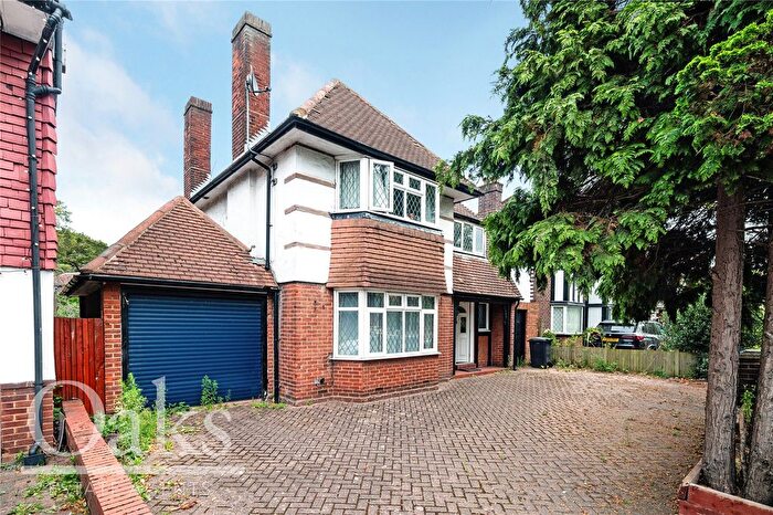 3 Bedroom Detached House For Sale In Coombe Road, Croydon, CR0