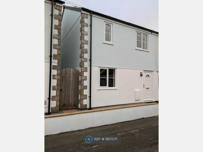 3 Bedroom Semi-Detached House To Rent In Buckfield Row, Camborne, TR14