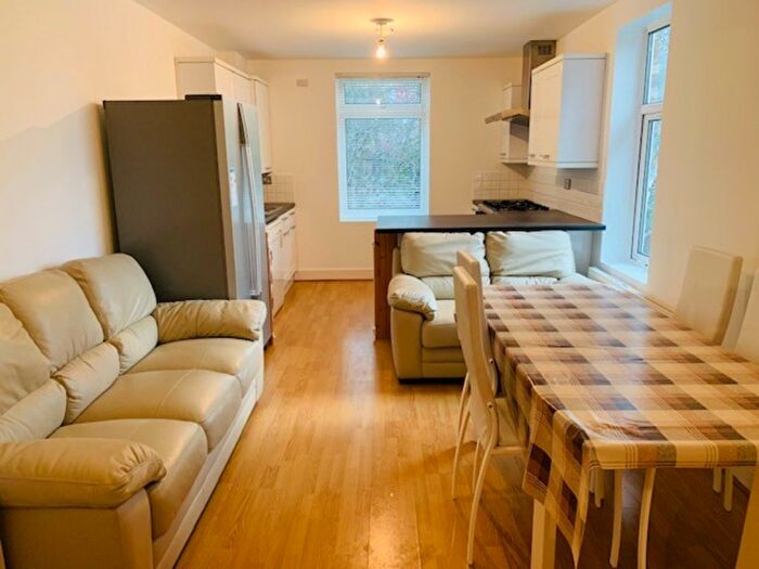 2 Bedroom Flat To Rent In Parchmore Road, Thornton Heath, CR7