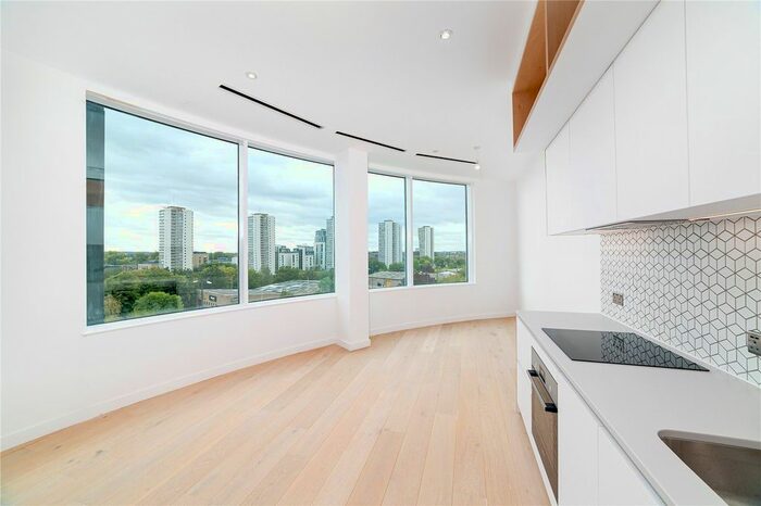 1 Bedroom Flat To Rent In Apt Parkview, Great West Road, London, TW8