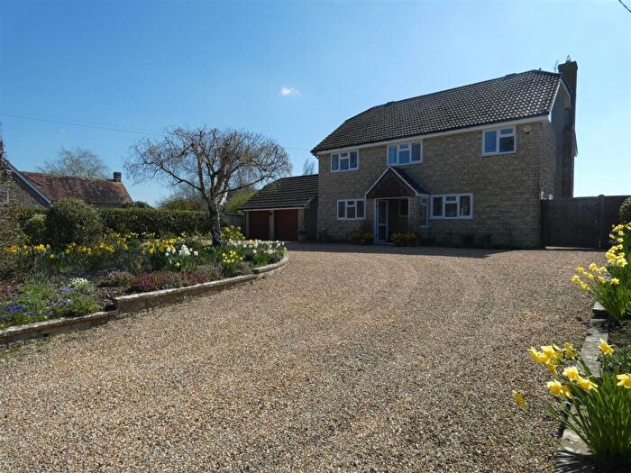 4 Bedroom Detached House For Sale In Stalbridge Weston, Sturminster Newton, DT10