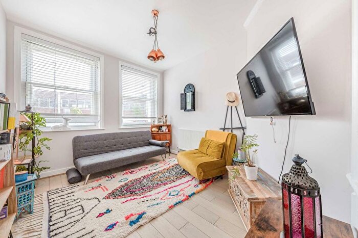 1 Bedroom Flat For Sale In King Street, Twickenham, TW1