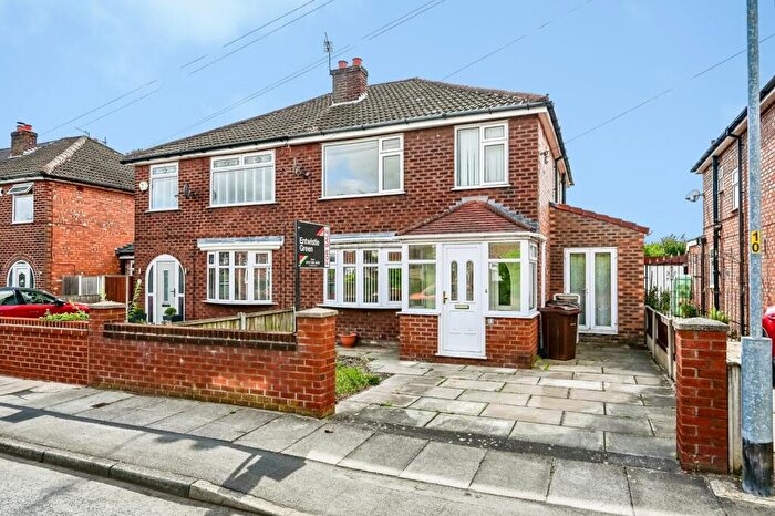 3 Bedroom Semi-Detached House For Sale In Wynnstay Avenue, Liverpool, Merseyside, L31