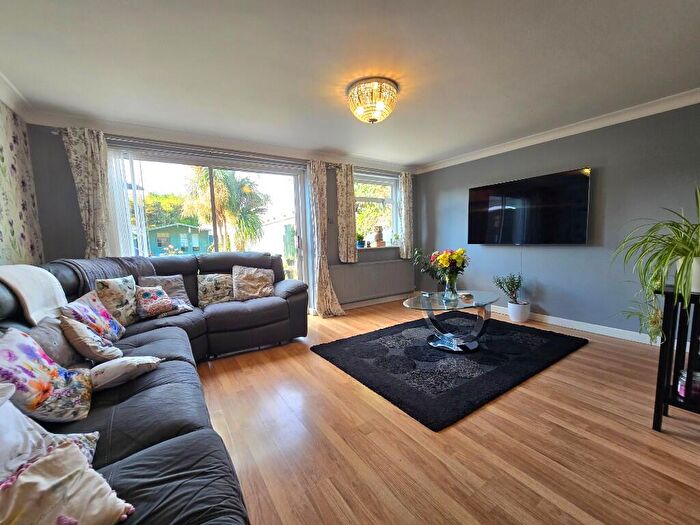 3 Bedroom Semi-Detached House For Sale In Wakering Road, Shoeburyness, SS3