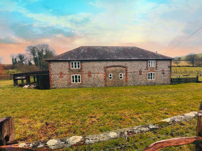 2 Bedroom Barn Conversion To Rent In Compton, PO18