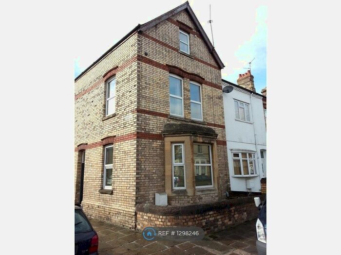 2 Bedroom Maisonette To Rent In Rectory Road, Cardiff, CF5
