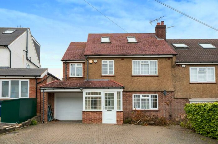 5 Bedroom Semi-Detached House To Rent In Laurel Way, Totteridge, N20