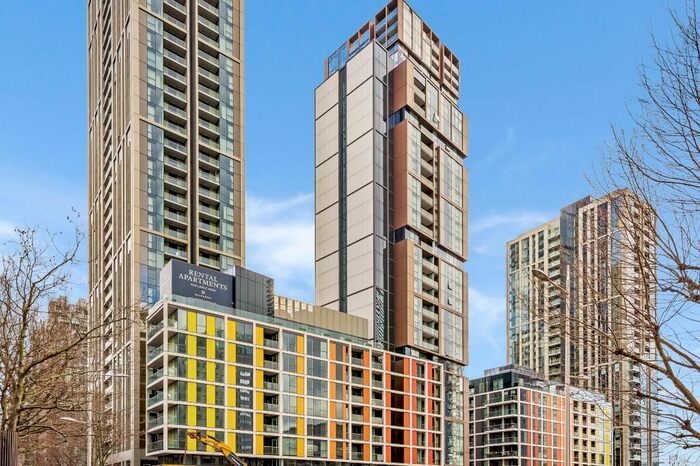 3 Bedroom Flat For Sale In Maine Tower, Harbour Way, Canary Wharf, London, E14