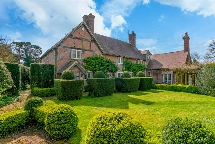 5 Bedroom Detached House For Sale In Church Road, Sherbourne, Warwickshire., CV35