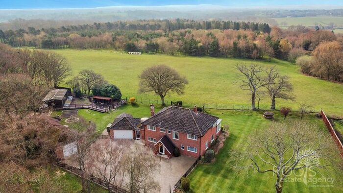 4 Bedroom Detached House For Sale In Crookham Common Road, Crookham Common, Thatcham, RG19