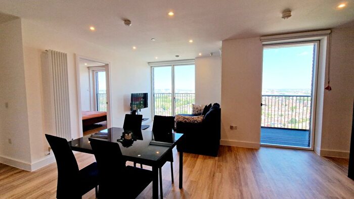 1 Bedroom Flat To Rent In Heartwood Boulevard, Acton, W3