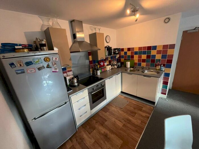 1 Bedroom Apartment To Rent In Woden Street, Salford, M5