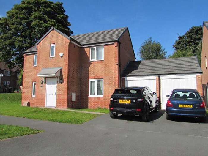 4 Bedroom Detached House To Rent In Hilltop Drive Rochdale, OL11