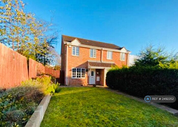 3 Bedroom Semi-Detached House To Rent In Shelford Close, Northampton, NN3