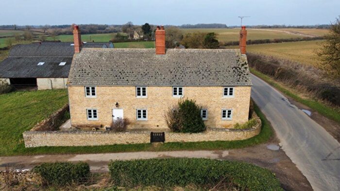 5 Bedroom Detached House For Sale In Lechlade, Gloucestershire, GL7