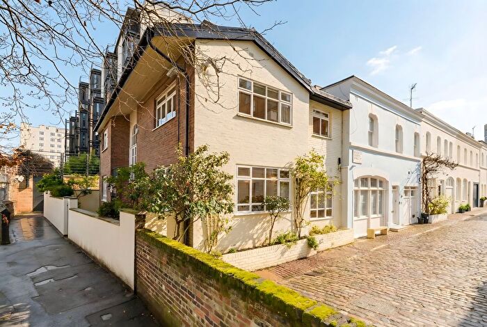 4 Bedroom Mews For Sale In Ennismore Gardens Mews, Knightsbridge, SW7