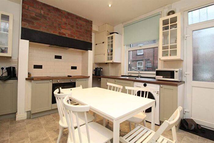 5 Bedroom House To Rent In Welton Grove, Hyde Park, LS6