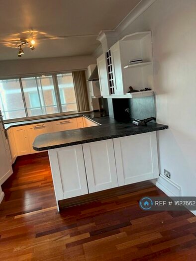 2 Bedroom Flat To Rent In Victoria Court, Hove, BN3