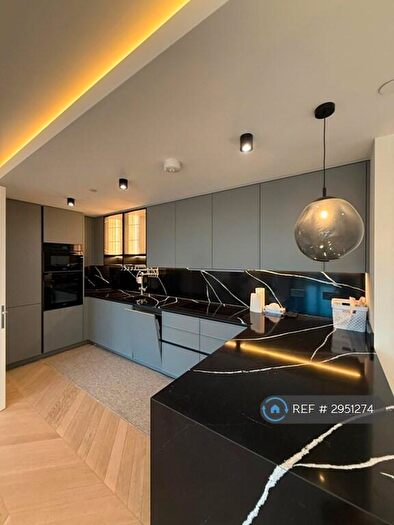 2 Bedroom Penthouse To Rent In Siena House, London, EC1V