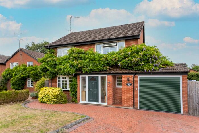 4 Bedroom Detached House For Sale In Boswick Lane, Dudswell, Berkhamsted, HP4