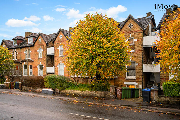 2 Bedroom Flat To Rent In Malcolm Close, Oakfield Road, London, SE20