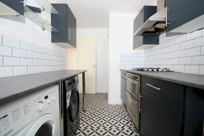 3 Bedroom Flat To Rent In Tanfield Road, Croydon, CR0