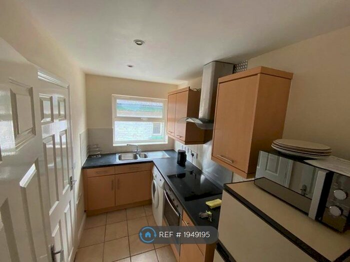 1 Bedroom Flat To Rent In Louise Court, Wealdstone, Harrow, HA3