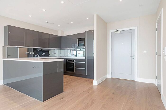 2 Bedroom Flat To Rent In Gwynne Road, Battersea, London, SW11