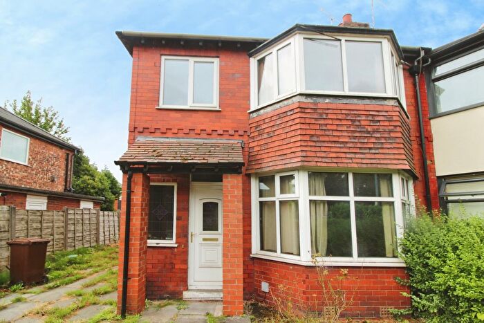 3 Bedroom Semi Detached House For Sale In Bury Old Road, Prestwich, Manchester, M25