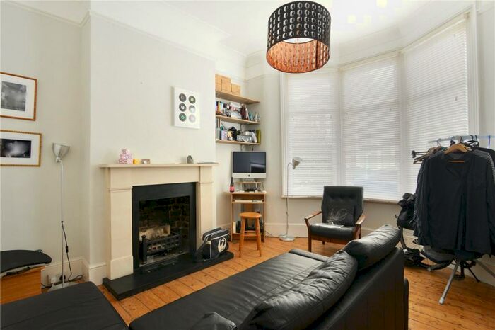 1 Bedroom Apartment To Rent In Tarbert Road, East Dulwich, London, SE22