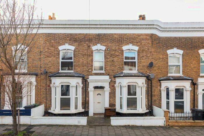 2 Bedroom Flat To Rent In Appach Road, London, SW2