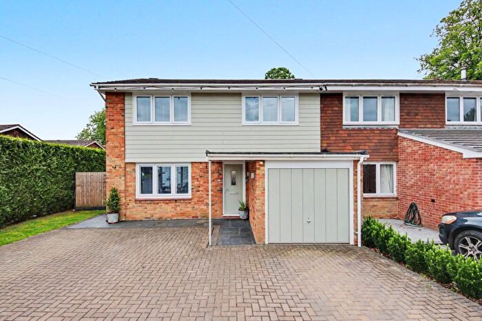 4 Bedroom Semi-Detached House For Sale In Malvern Close, Bishops Waltham, SO32