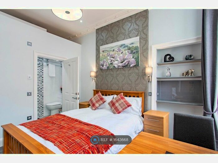 4 Bedroom Flat To Rent In Clerk Street, Edinburgh, EH8