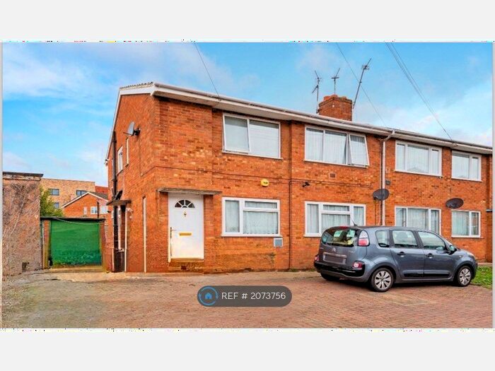 2 Bedroom Maisonette To Rent In Marriott Close, Feltham, TW14