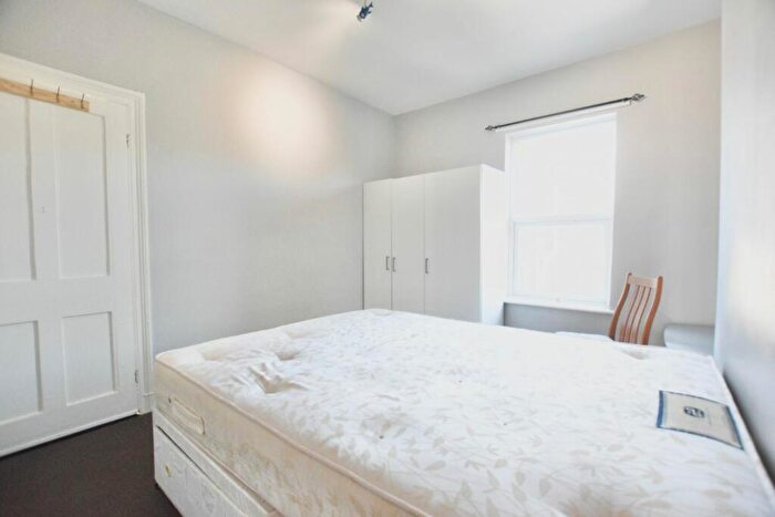 2 Bedroom Flat To Rent In Vicarage Road, Leyton, E10