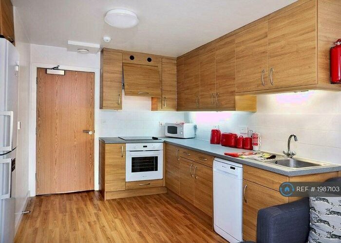 4 Bedroom Flat To Rent In Fieldings Lodge, Winchester, SO22