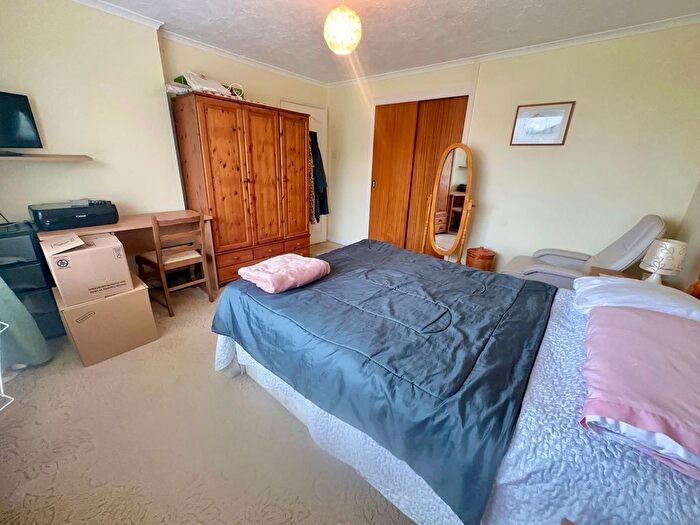 2 Bedroom Detached Bungalow For Sale In Broadpark Road, Torquay, TQ2