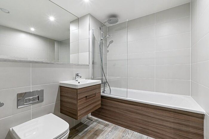 2 Bedroom Apartment To Rent In The Interchange, Daw Bank, Stockport, Greater Manchester, SK3