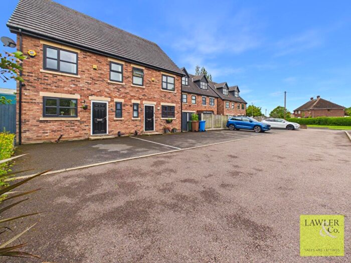 4 Bedroom Semi Detached House For Sale In Talbot Road, Hyde, Greater Manchester, SK14