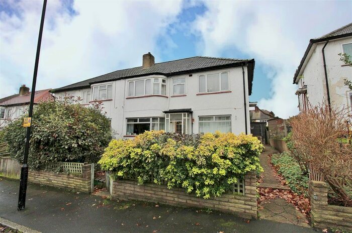 3 Bedroom Maisonette To Rent In Redesdale Gardens, Isleworth, TW7