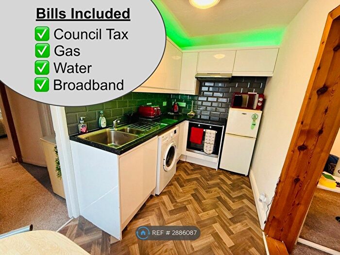 1 Bedroom Flat To Rent In Tower Road, Newquay, TR7