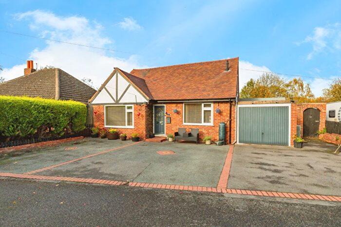 3 Bedroom Detached Bungalow For Sale In Cliff Drive, Darfield, Barnsley, S73