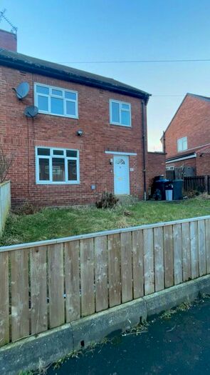 3 Bedroom Semi-Detached House To Rent In Roseberry Crescent, Crook, DL15
