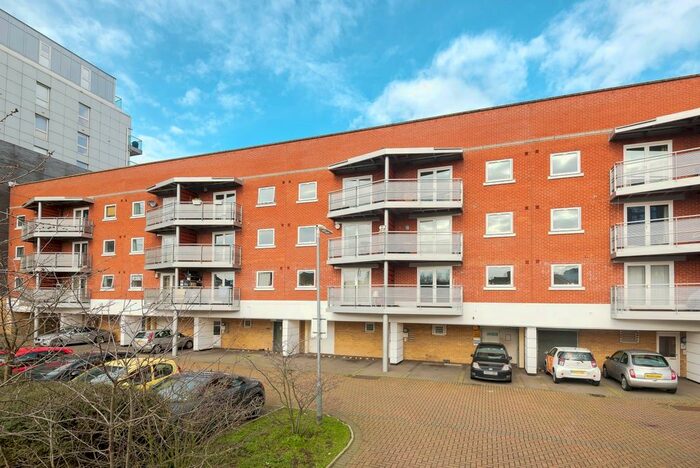2 Bedroom Flat To Rent In Bruford Court, London, SE8