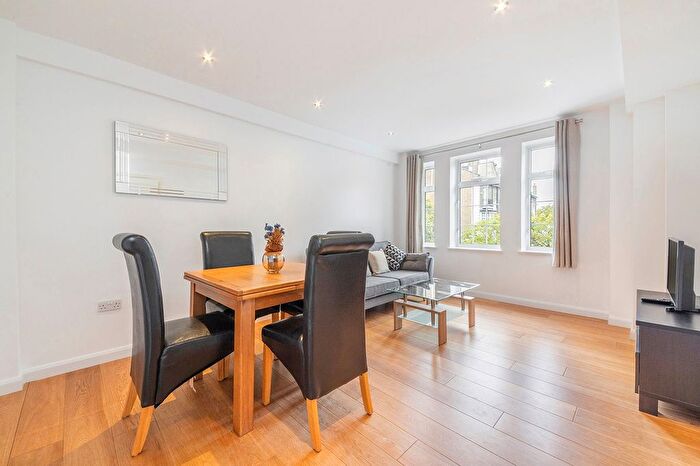 1 Bedroom Flat To Rent In Langford Court, Abbey Road, St Johns Wood, London, NW8