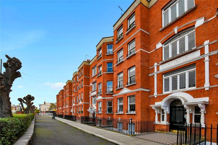 3 Bedroom Flat To Rent In Drive Mansions, Fulham, London, SW6