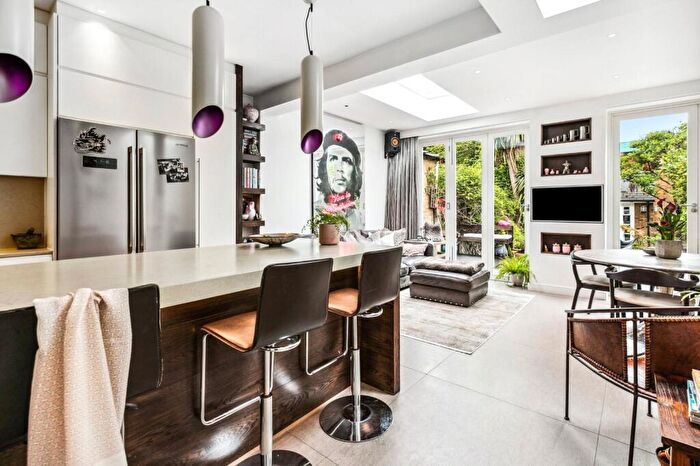 5 Bedroom Terraced House For Sale In Birchlands Avenue, London, SW12